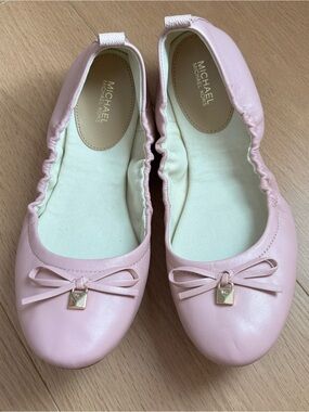 New Michael Kors Juliette light pink genuine leather ballet flats size 9